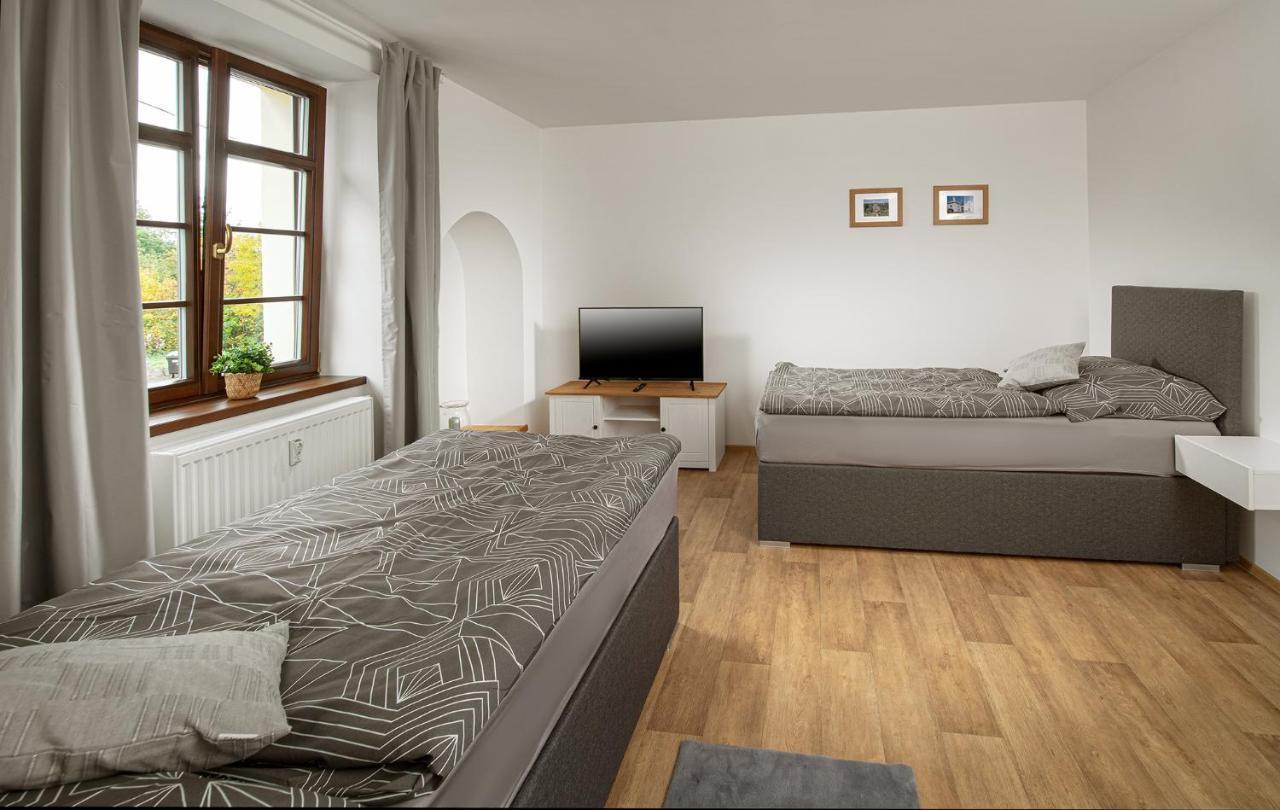 Apartmany Myslivna Ostrov  Exterior photo